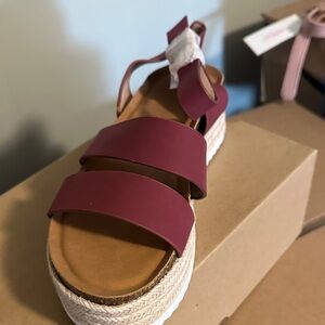 Women's Burgundy Sandals